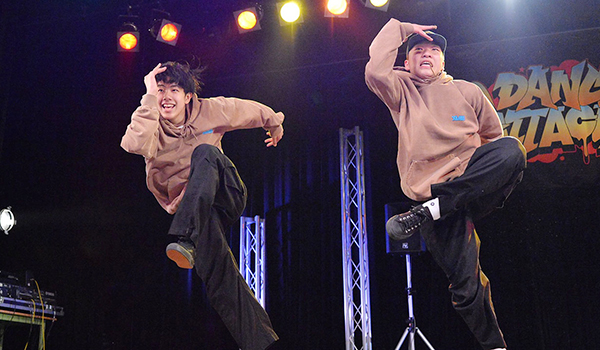 DANCE ATTACK!!