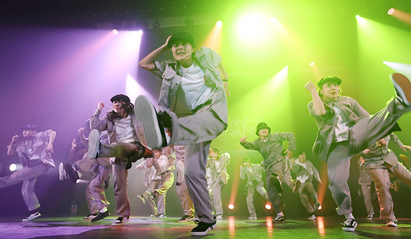 DANCE GRANDE
