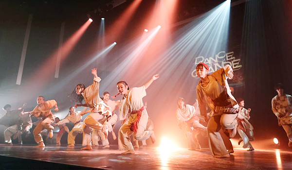 DANCE GRANDE