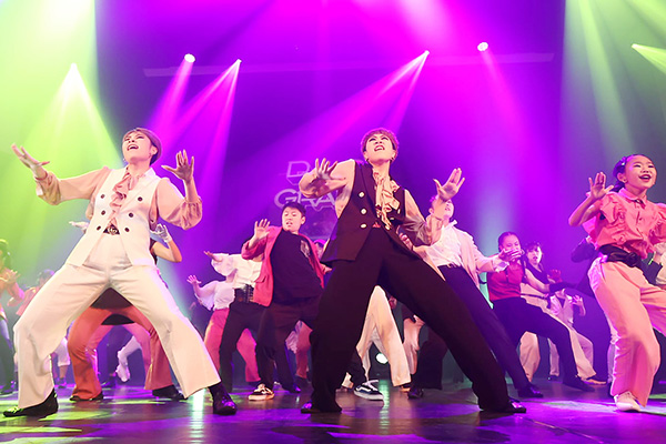 DANCE GRANDE