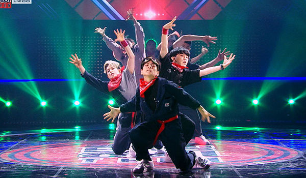 DANCING HIGH