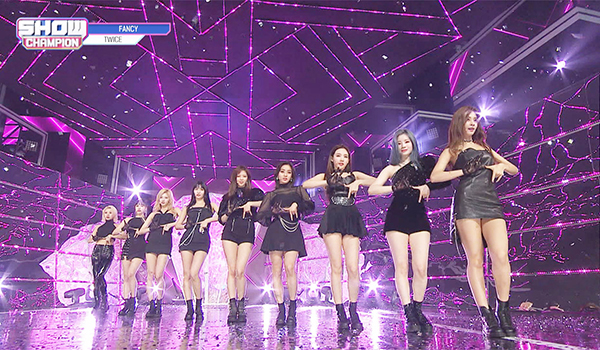 SHOW CHAMPION