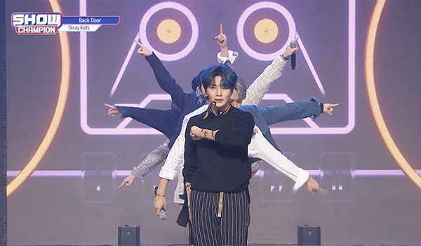 SHOW CHAMPION