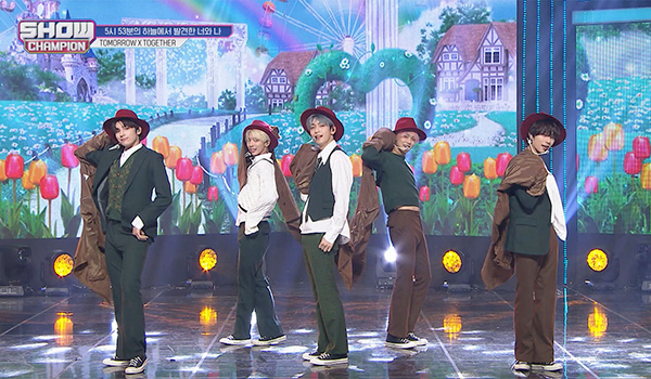 SHOW CHAMPION
