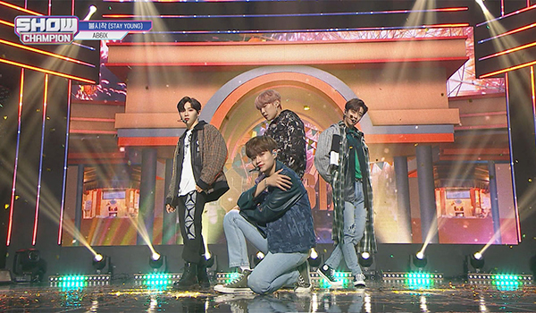SHOW CHAMPION