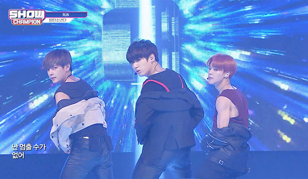 SHOW CHAMPION