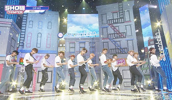 SHOW CHAMPION