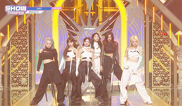 SHOW CHAMPION