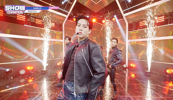 SHOW CHAMPION