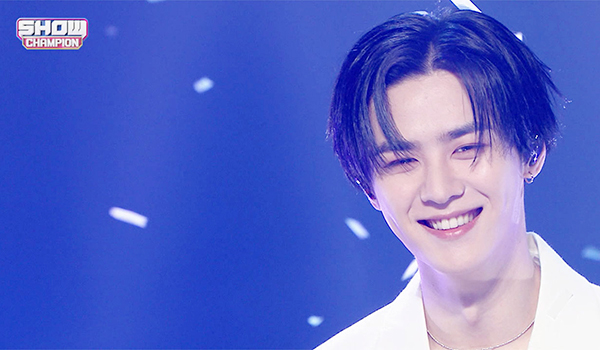 SHOW CHAMPION