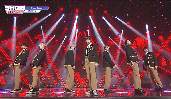 SHOW CHAMPION