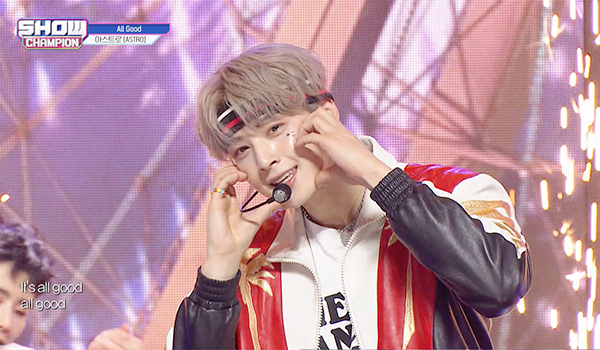 SHOW CHAMPION