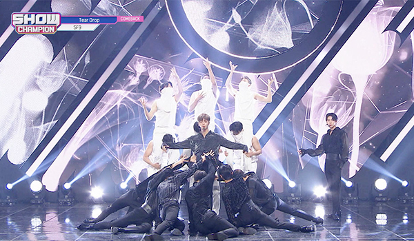 SHOW CHAMPION