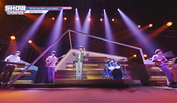 SHOW CHAMPION