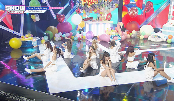 SHOW CHAMPION