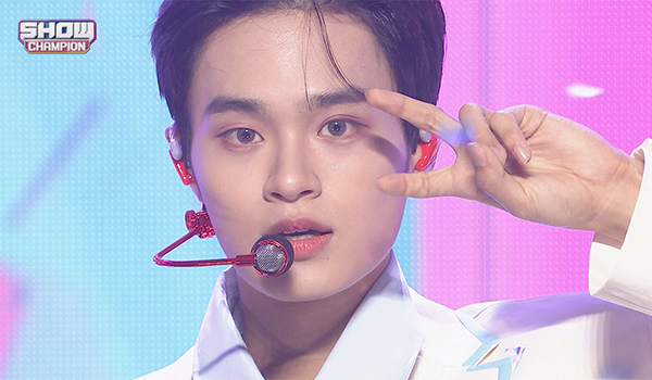 SHOW CHAMPION