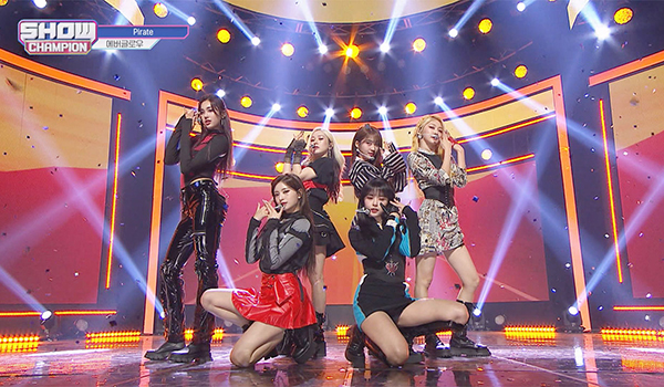SHOW CHAMPION