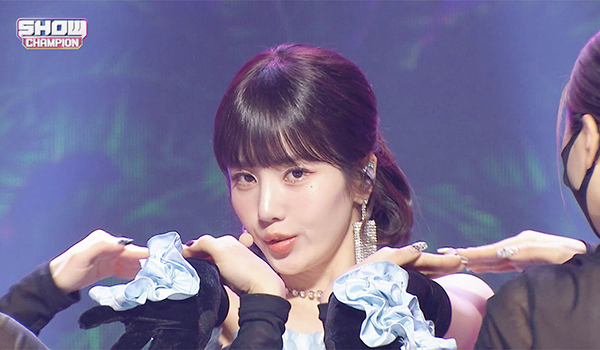 SHOW CHAMPION