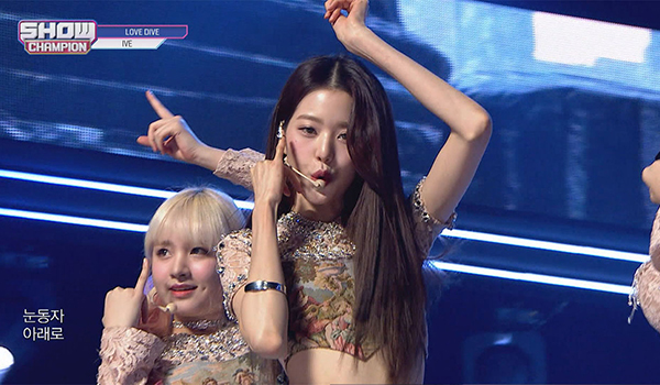 SHOW CHAMPION