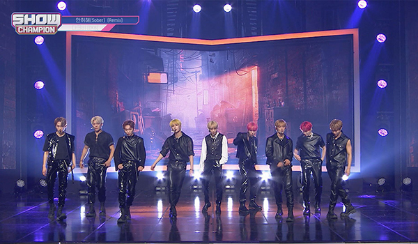 SHOW CHAMPION
