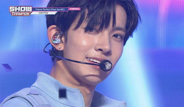 SHOW CHAMPION