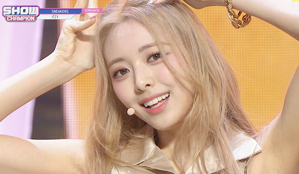 SHOW CHAMPION