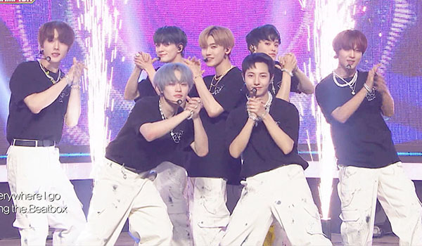 SHOW CHAMPION