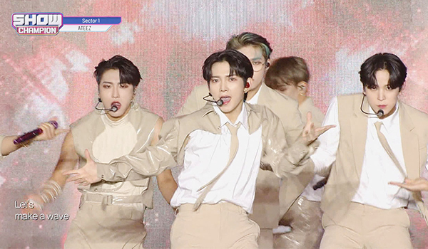 SHOW CHAMPION