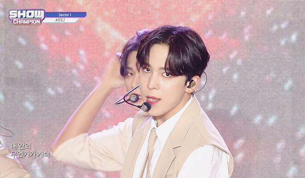 SHOW CHAMPION