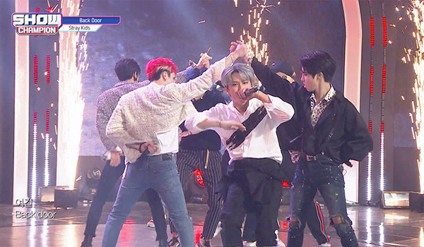 SHOW CHAMPION